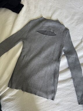 Ribbed Long-Sleeve Mock Neck Sweater with Back Cutout - Gray